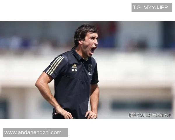 足球明星劳尔与妻子的甜蜜瞬间美图分享与生活点滴回顾