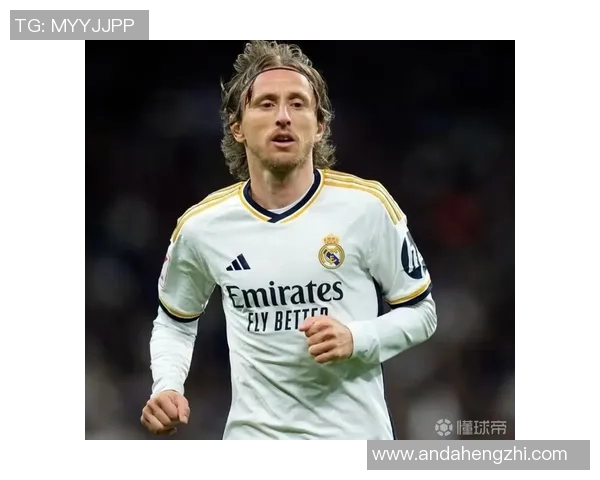 足球明星化身搞笑大师轻松整蛊路人引发欢乐瞬间