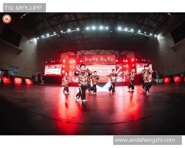 武汉街舞团队的默契与激情探秘街舞巨献背后的协作之道