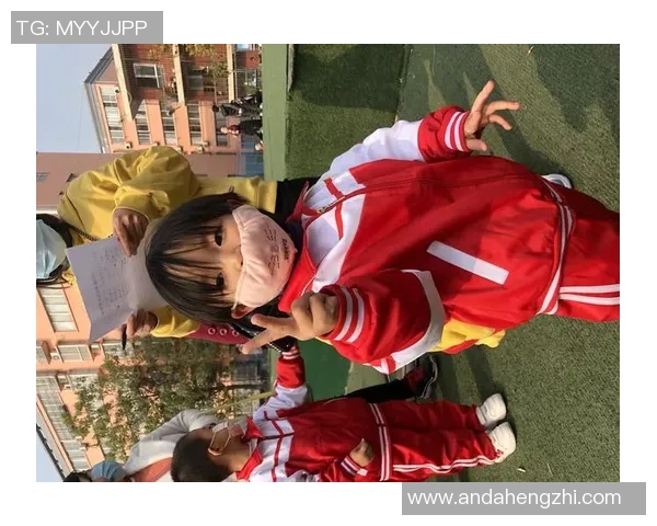 足球明星在比赛中精彩瞬间黄金爆头瞬间定格的震撼图片合集