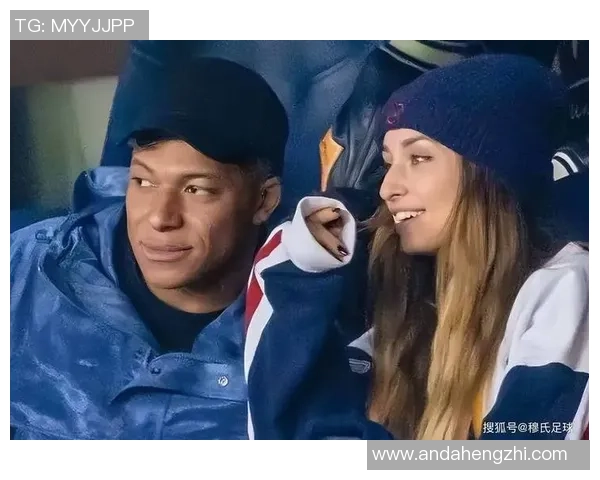 足球明星恋情曝光新欢身份揭晓引发热议与粉丝关注