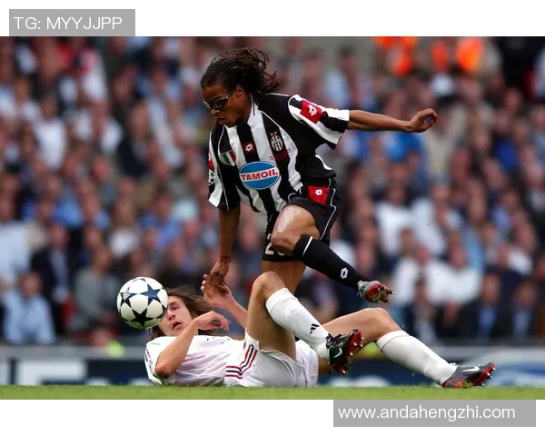 足球明星戴眼镜的独特魅力展现男人风采的时尚瞬间