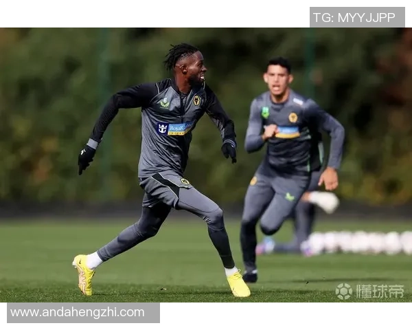 足球明星特劳雷的传奇之路与辉煌成就揭秘