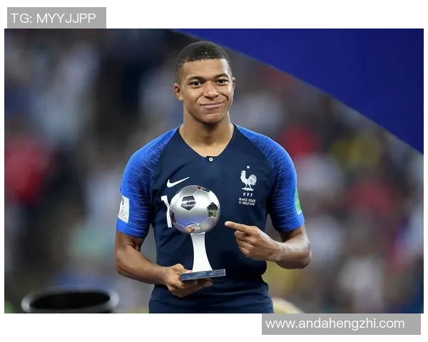 足球明星真人立牌视频带你近距离感受偶像魅力与足球激情的完美结合