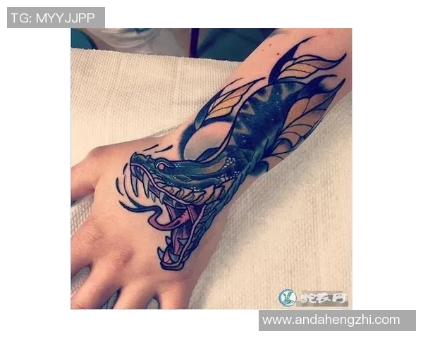 足球明星蛇纹身图案全解析展现个性与魅力的艺术之旅 足球明星蛇纹身图案全解析展现个性与魅力的艺术之旅