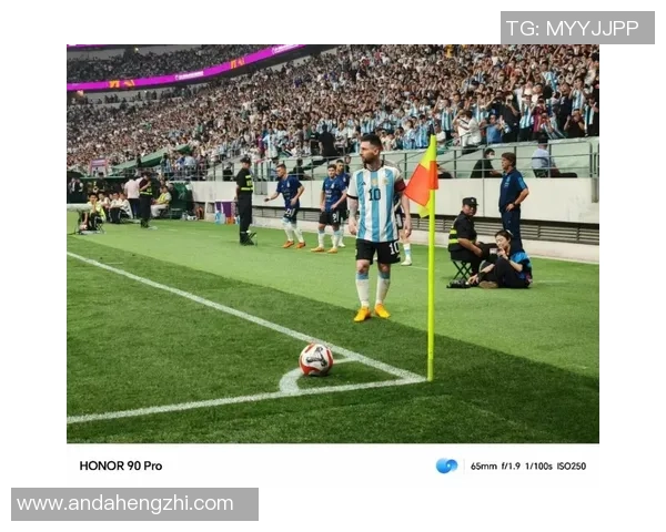 足球明星荣耀时刻雕像揭幕视频展现传奇足坛风采与激情瞬间 足球明星荣耀时刻雕像揭幕视频展现传奇足坛风采与激情瞬间